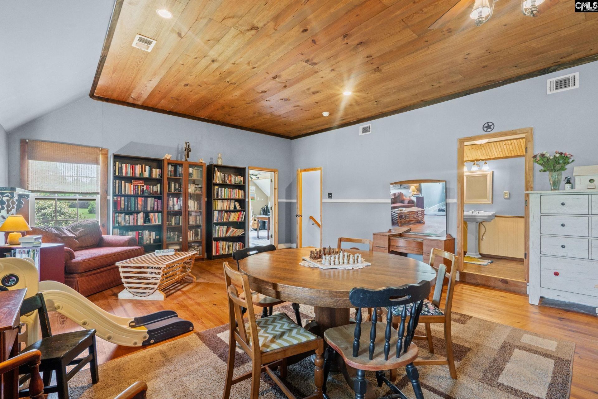 321 Windy Road Photo 27