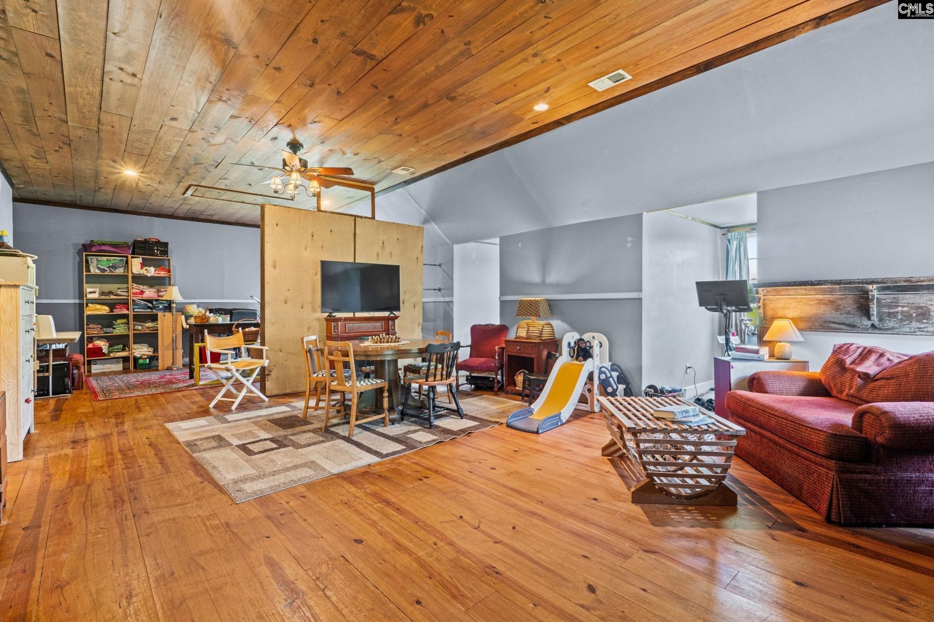 321 Windy Road Photo 29