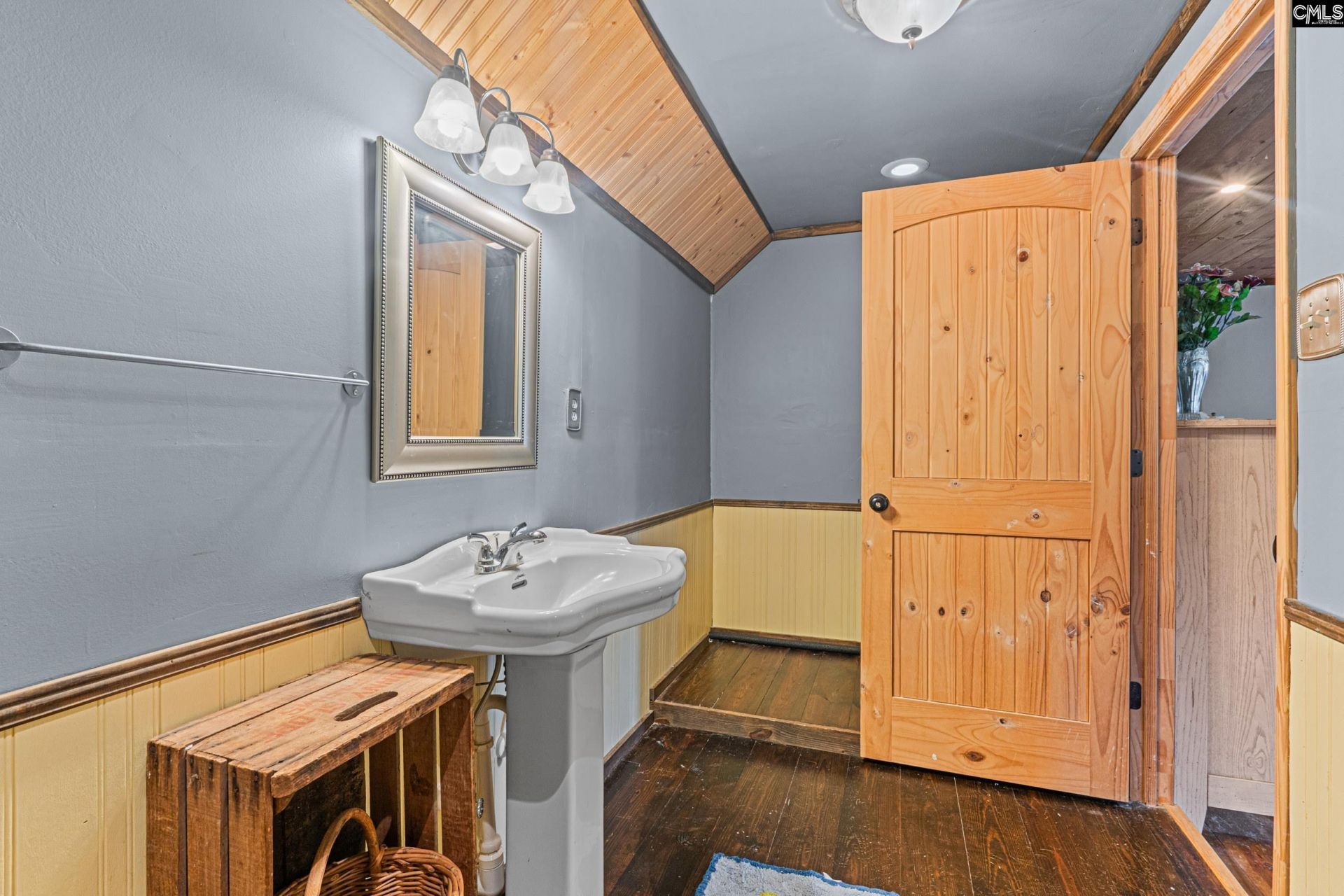 321 Windy Road Photo 32