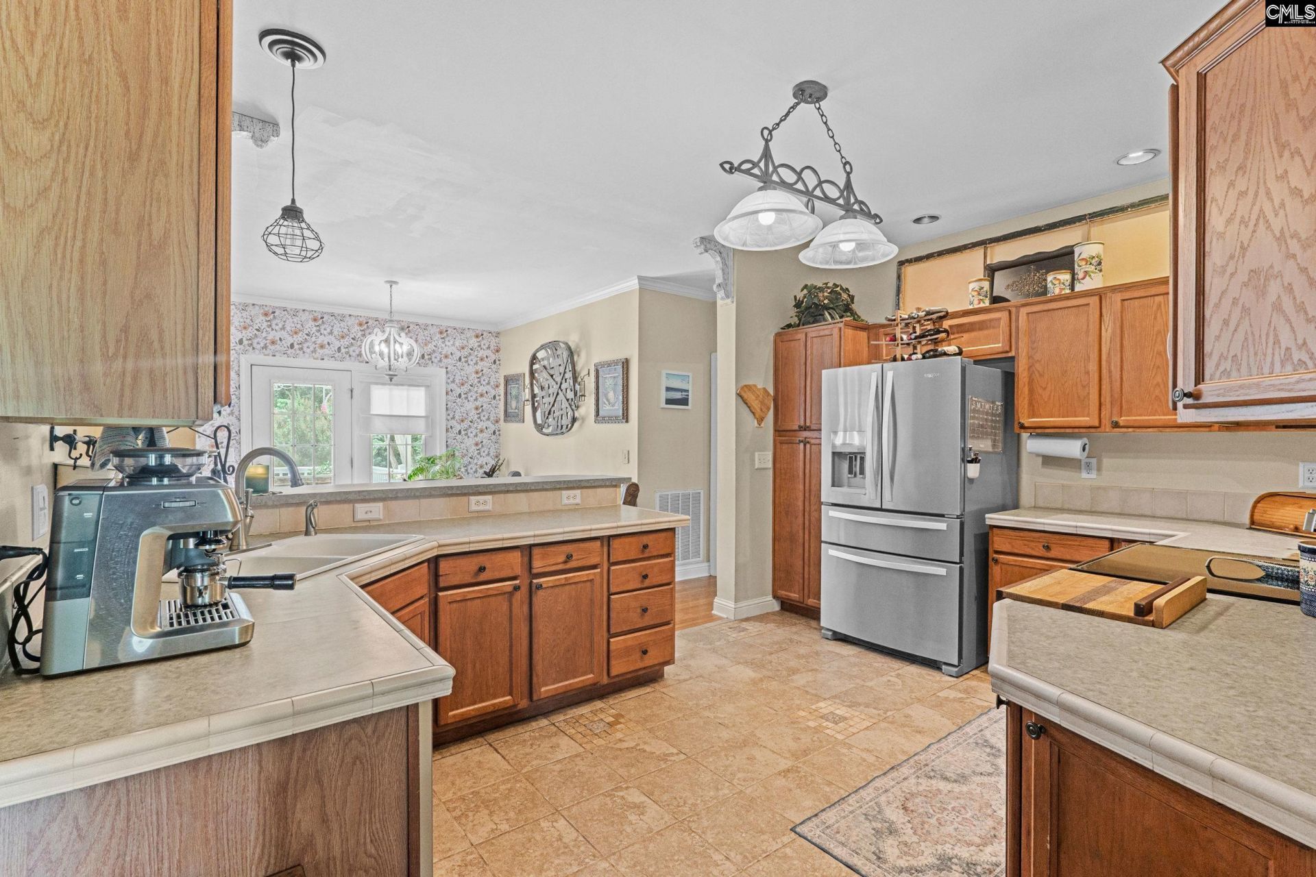 321 Windy Road Photo 4