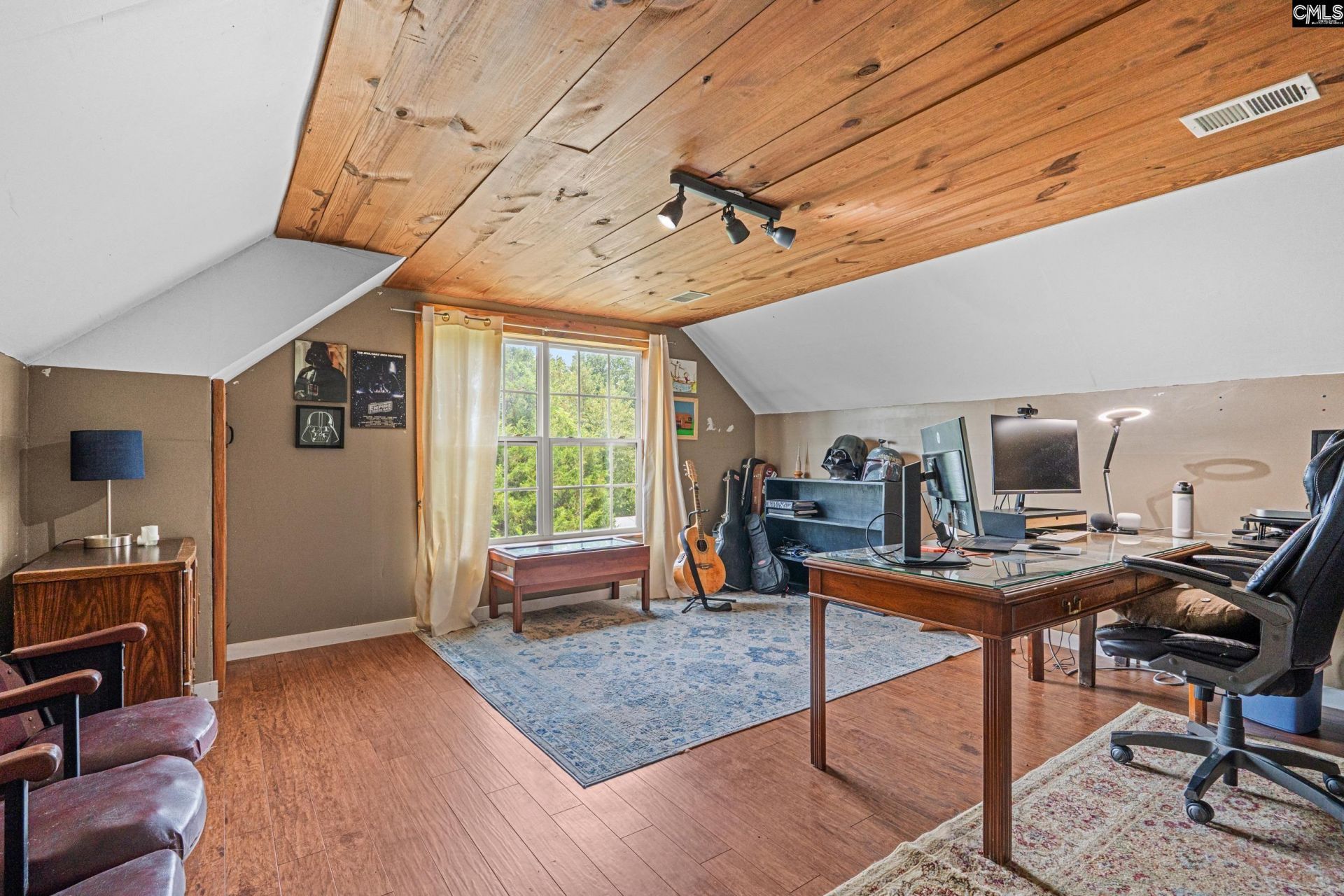 321 Windy Road Photo 43