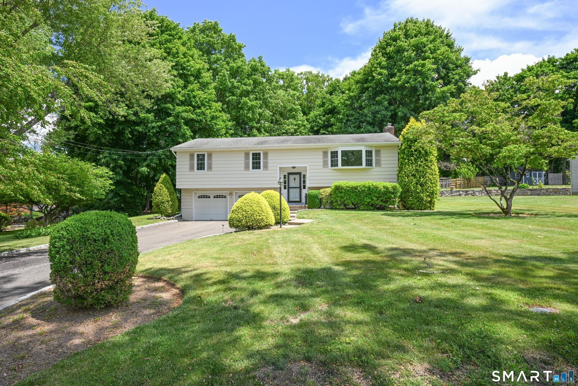 9 Crestwood, Danbury, CT 06811 Main Photo
