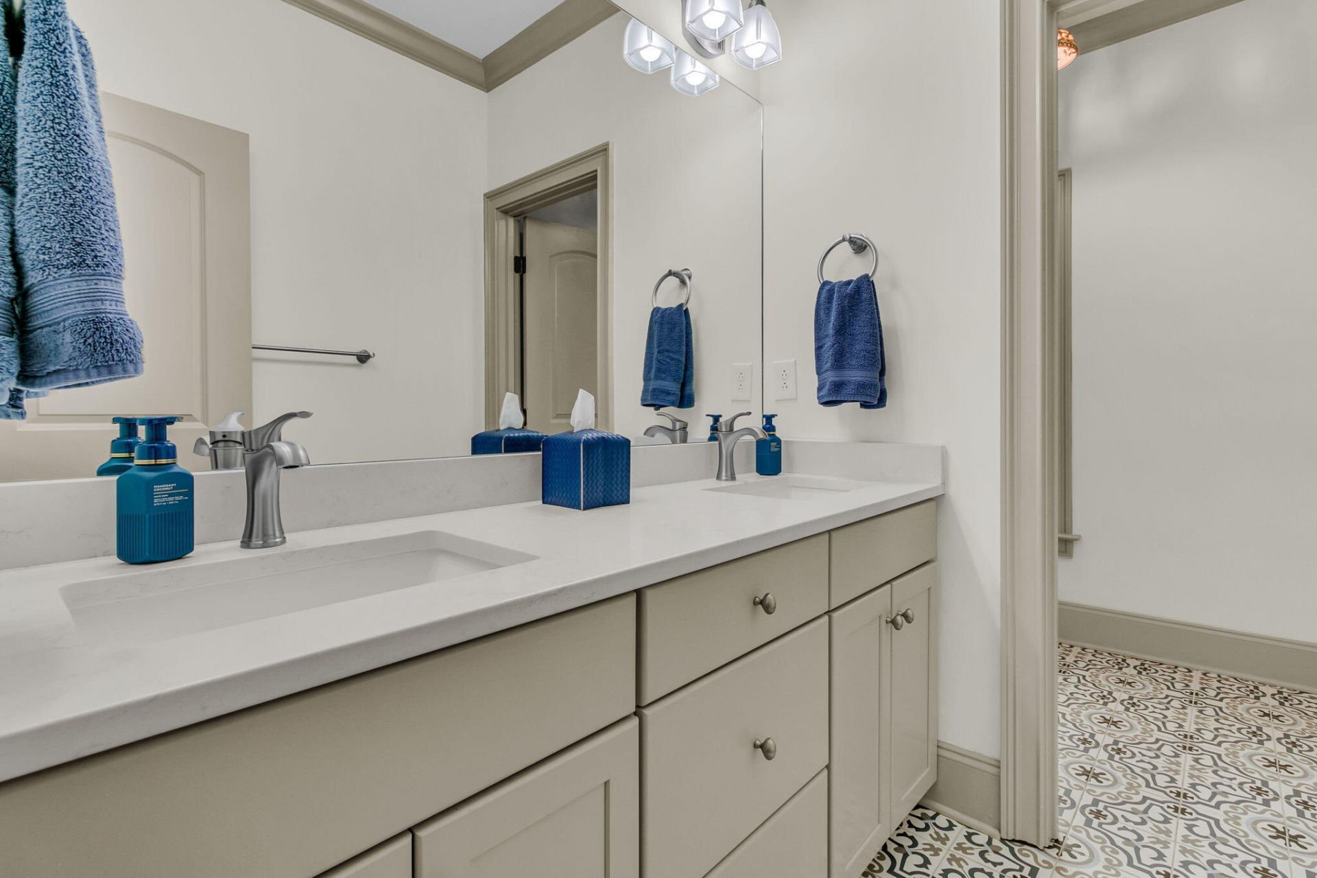 2017 Ashburton Way Photo 40