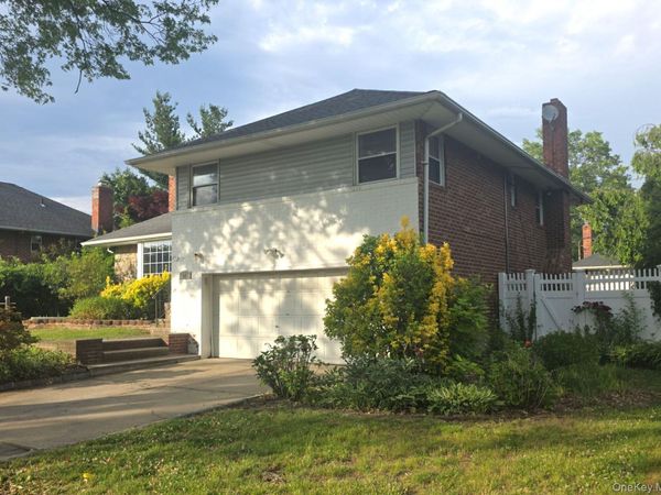 172 Evergreen Drive , Westbury, NY 11590