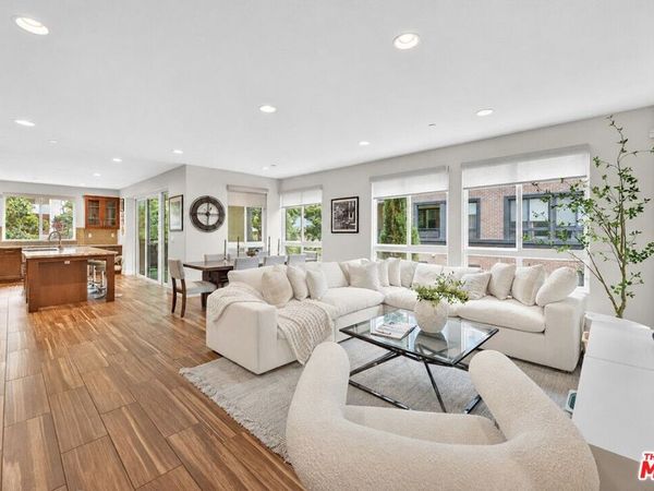 12883 Runway Road, Unit 1, Playa Vista, CA 90094
