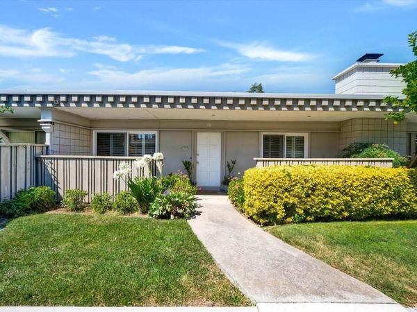 15 Los Altos Square, Unit 15, Los Altos, CA 94022