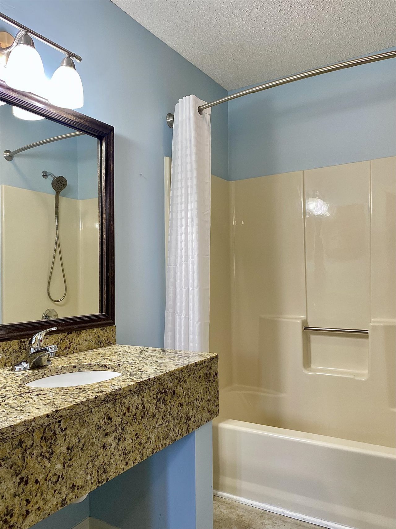 206 Double Eagle Dr. Photo 21