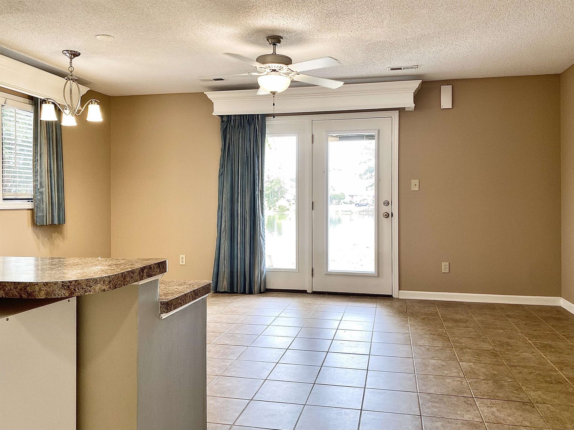206 Double Eagle Dr. Photo 5