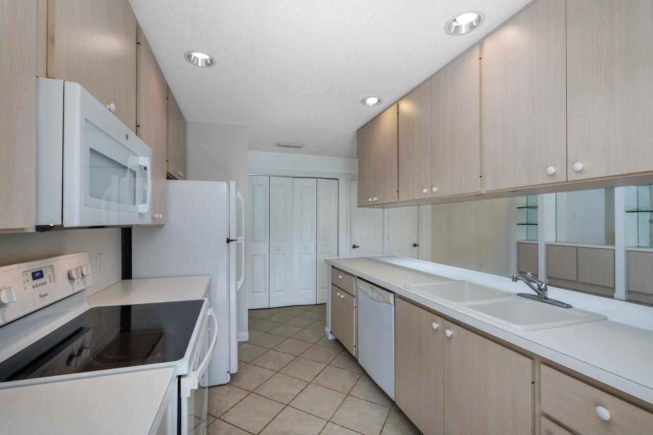 1560 SW Waterfall Boulevard, Palm City, FL 34990 Photo