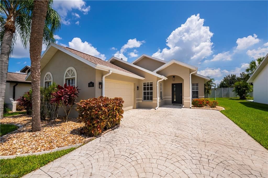 3718 Sabal Springs Blvd, North Fort Myers, FL 33917 Main Photo