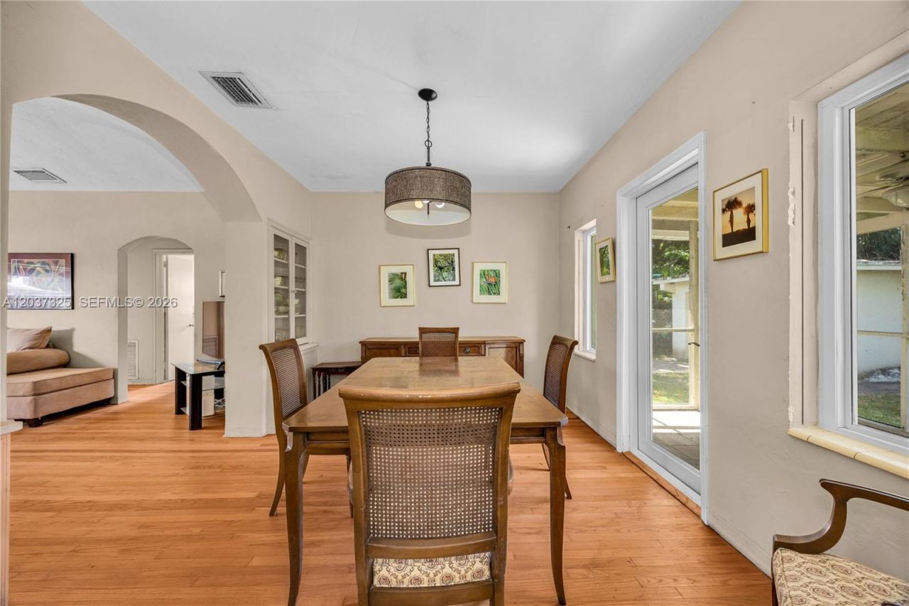 28 NW 100th St, Miami Shores, FL 33150 Photo