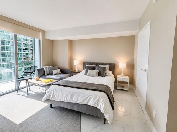 1300 Brickell Bay Dr , Unit 1806, Miami, FL 33131