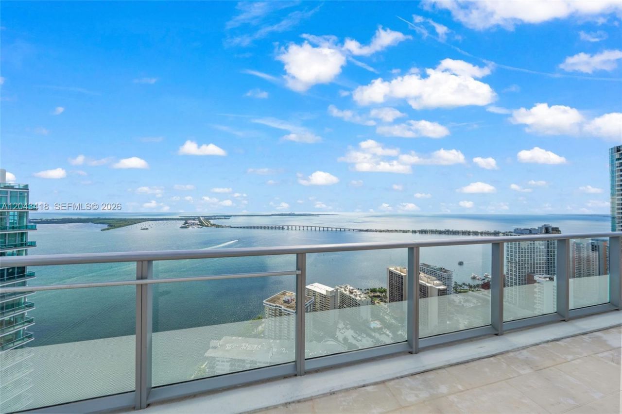 1300 Brickell Bay Dr , Unit 1806, Miami, FL 33131 Photo