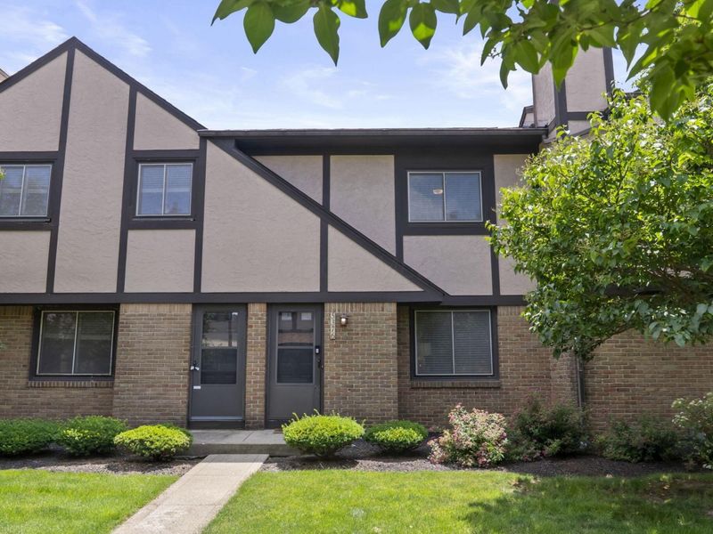 5376 Tartan Lane, Unit 32, Columbus, OH 43235 Photo 1