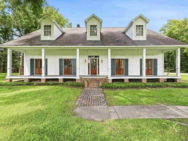 3449 Tezcucco Dr, Baton Rouge, LA 70820