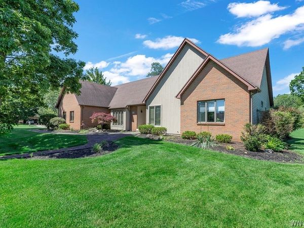 10 Spicer Creek, Grand Island, NY 14072