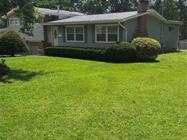 7908 Windsor Street, Prairie Village, KS 66208