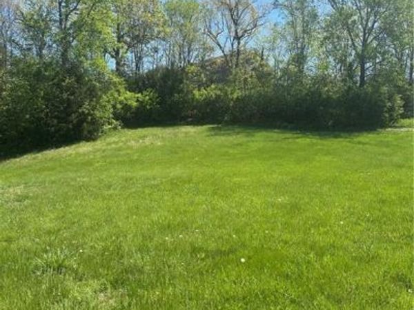 6445 NW Monticello Drive, Parkville, MO 64152