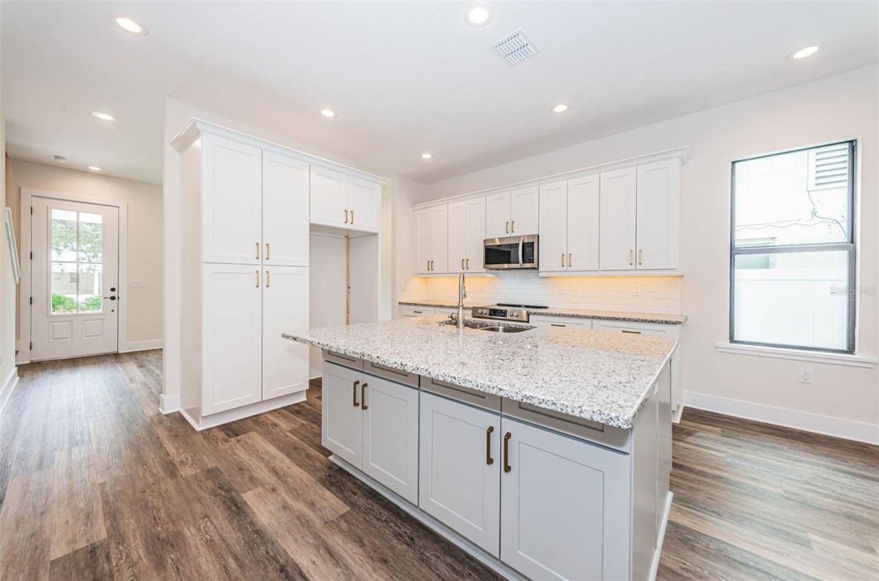 5972 Central Avenue, New Port Richey, FL 34653 Photo