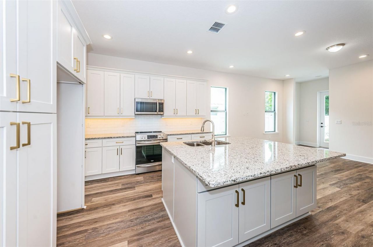 5972 Central Avenue, New Port Richey, FL 34653 Photo