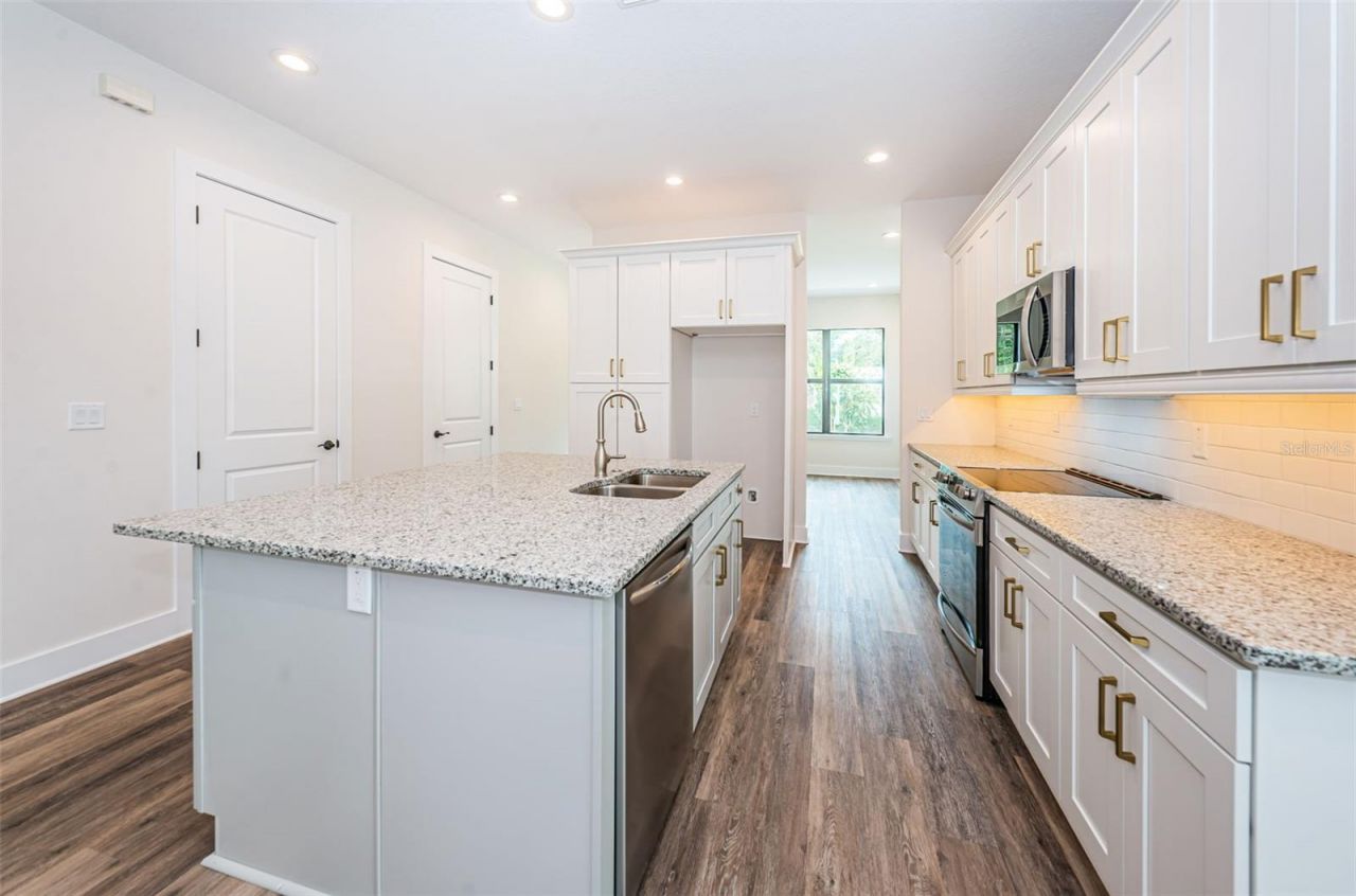 5972 Central Avenue, New Port Richey, FL 34653 Photo