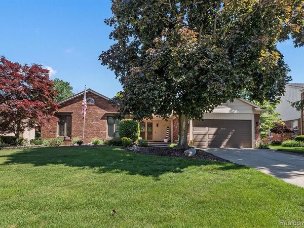 1662 Sumac Drive , Rochester Hills, MI 48309