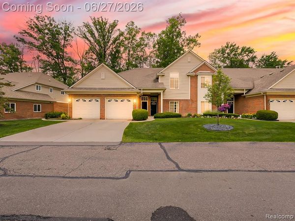 3695 Eagle Creek Drive, Shelby Twp, MI 48317