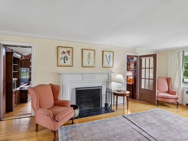 105 Stewart Avenue , Garden City, NY 11530