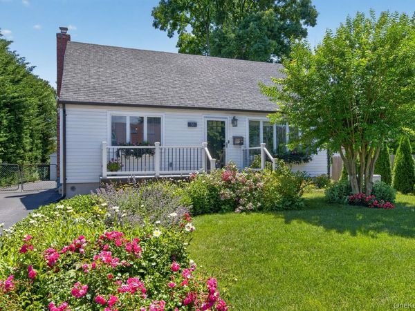 38 Oakwood Street, Greenlawn, NY 11740