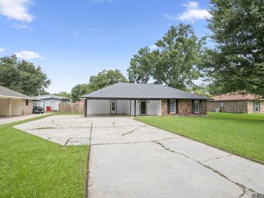 11313 Triche Rd, Gonzales, LA 70737