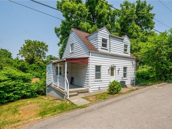 716 5th, Elizabeth, PA 15037