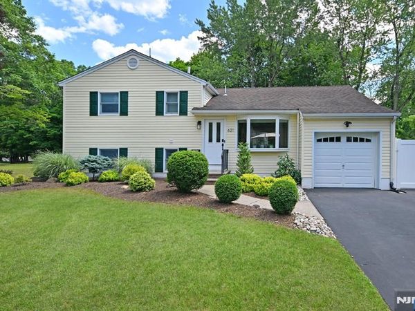 621 Stanley Place, RIVER VALE, NJ 07675