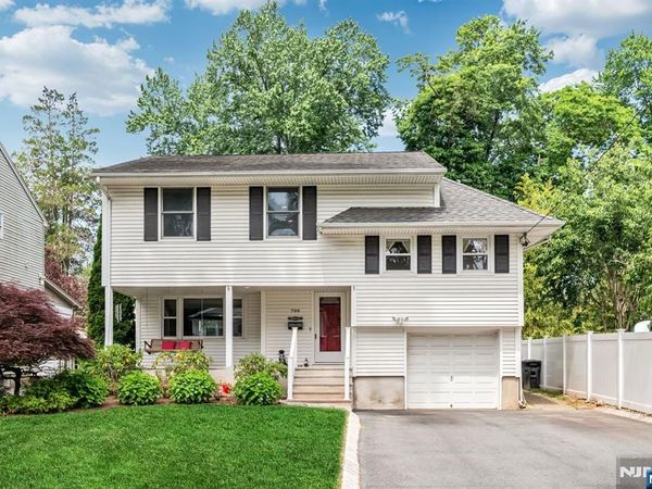 799 Millbrook Road, RIVER EDGE, NJ 07661