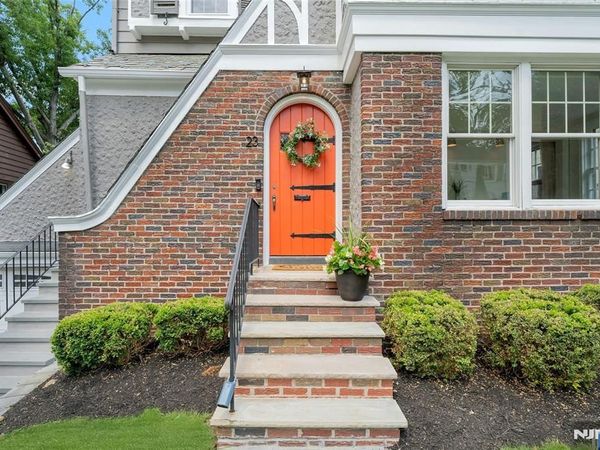 23 Broadview Avenue, MAPLEWOOD, NJ 07040