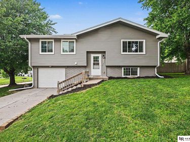 21208 Palomino Road, Omaha, NE 68022
