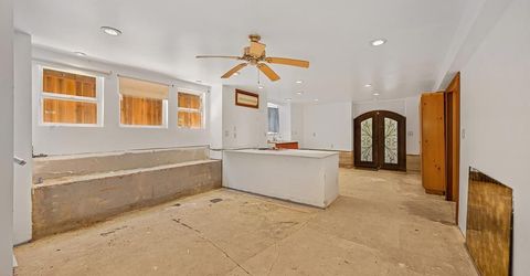 5314 J St, Sacramento, CA 95819 Photo