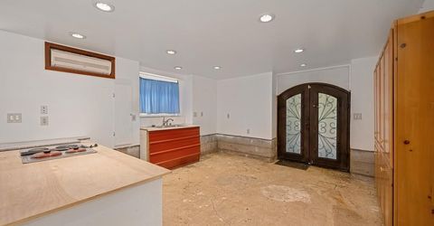 5314 J St, Sacramento, CA 95819 Photo