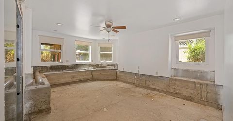 5314 J St, Sacramento, CA 95819 Photo