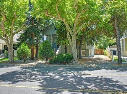 5314 J St, Sacramento, CA 95819 Photo