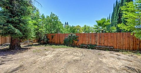 5314 J St, Sacramento, CA 95819 Photo