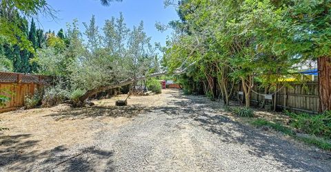 5314 J St, Sacramento, CA 95819 Photo