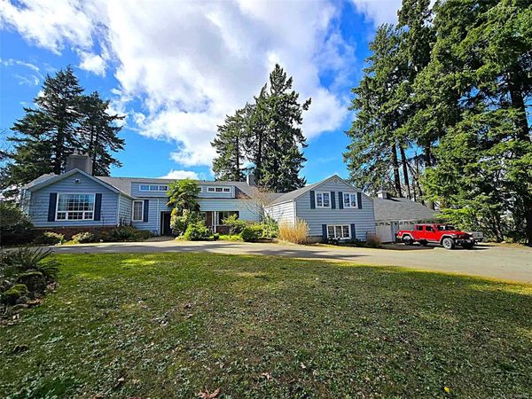 3910 3rd Ave , Port Alberni, BC V9Y 4G2