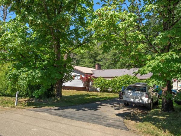 7602 Island Hwy N, Black Creek, BC V9J 1G3