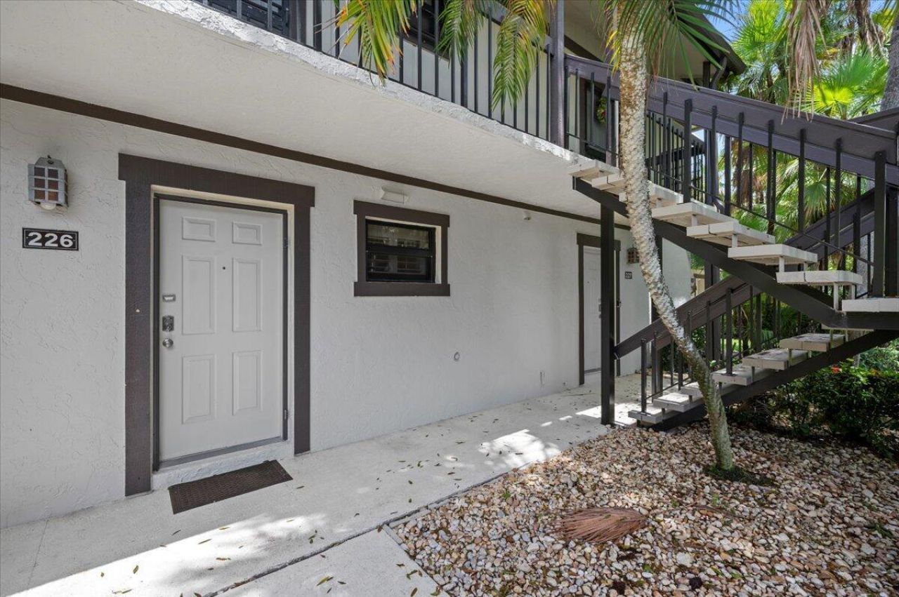 13334 Polo Club Road, Unit 226, Wellington, FL 33414 Photo