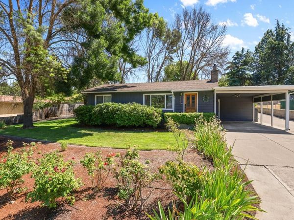 1422 Hillcourt, Medford, OR 97504