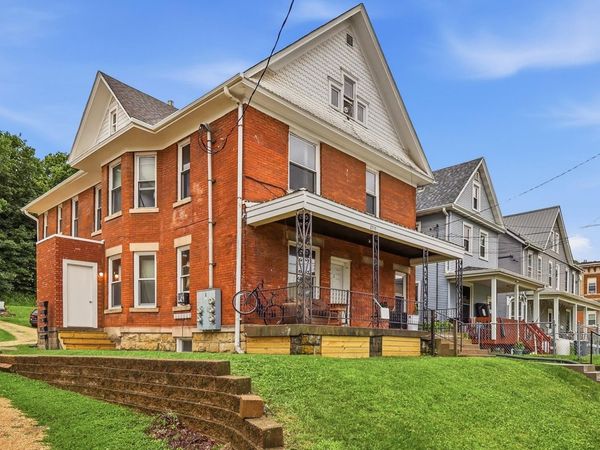 2515 Central Avenue, Dubuque, IA 52001