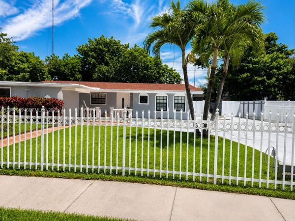 401 NW 198th St , Miami Gardens, FL 33169