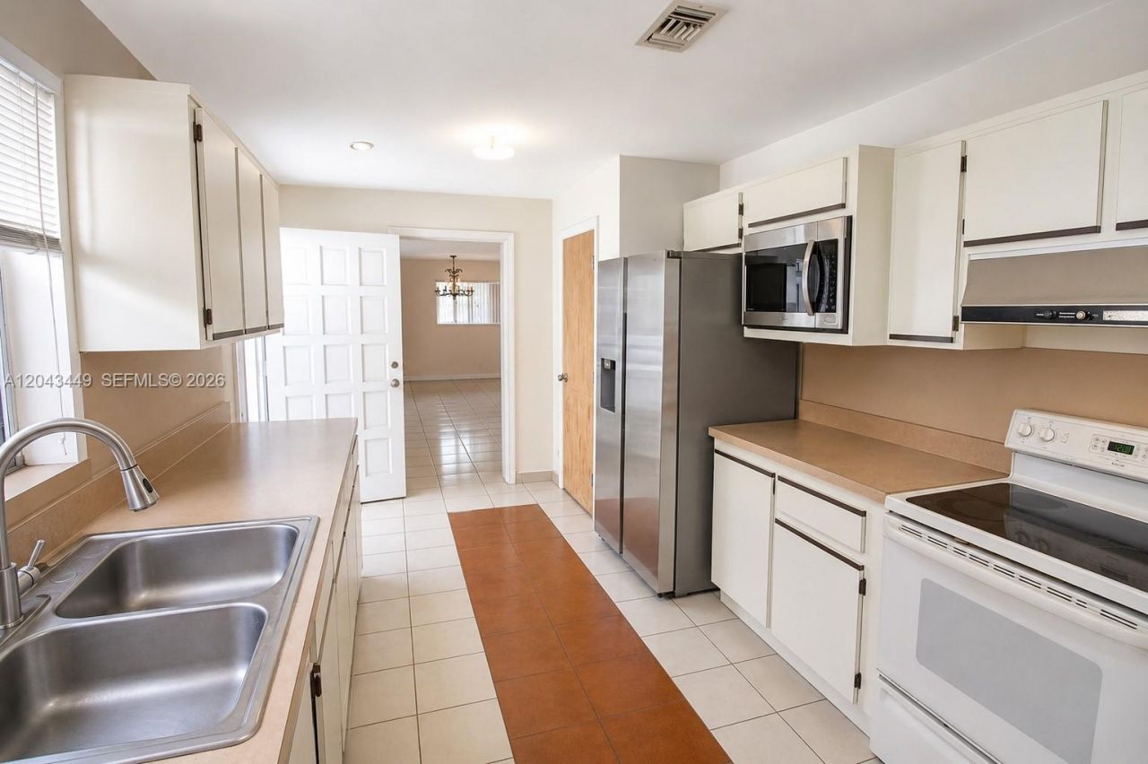 1000 NW 47th St , Miami, FL 33127 Photo