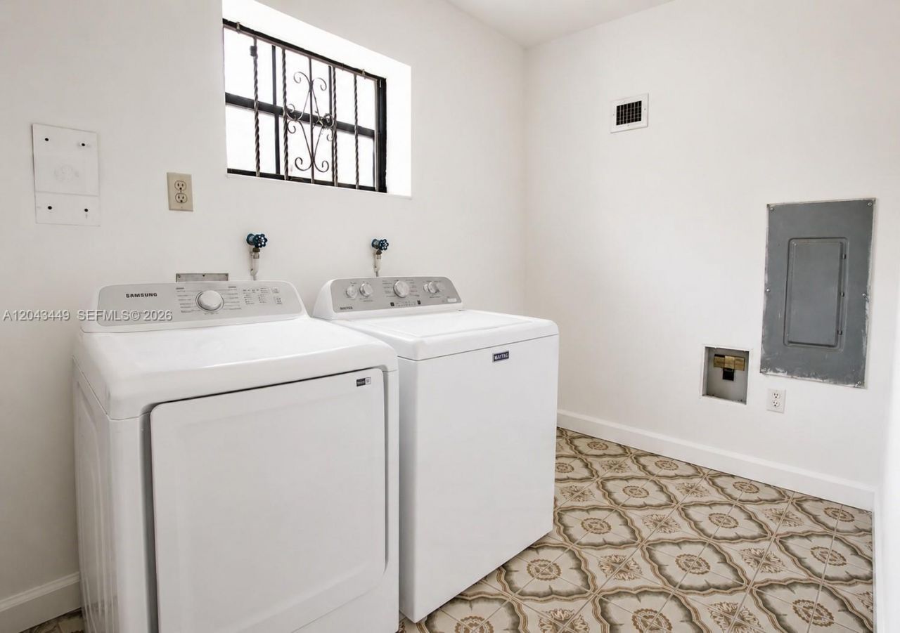 1000 NW 47th St , Miami, FL 33127 Photo