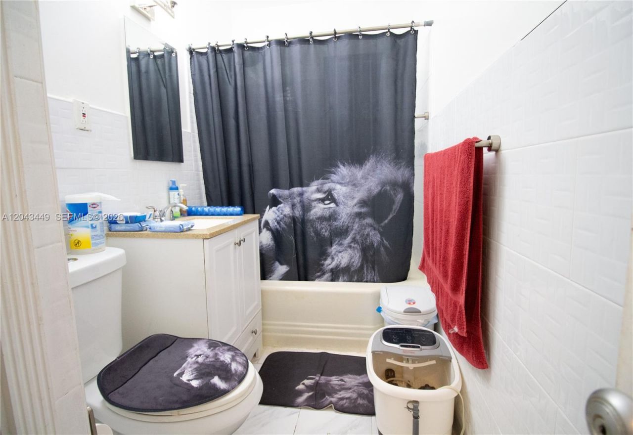 1000 NW 47th St , Miami, FL 33127 Photo
